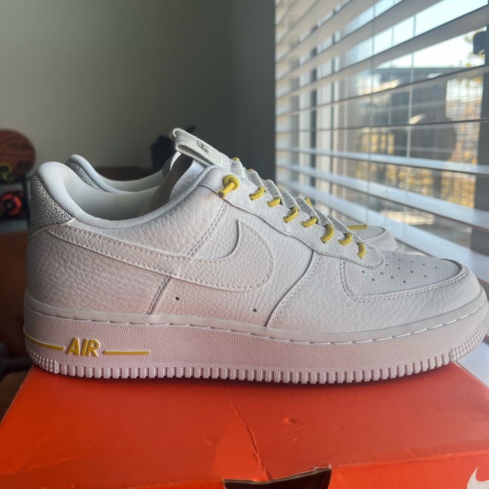 Nike Air Force 1 07 LX